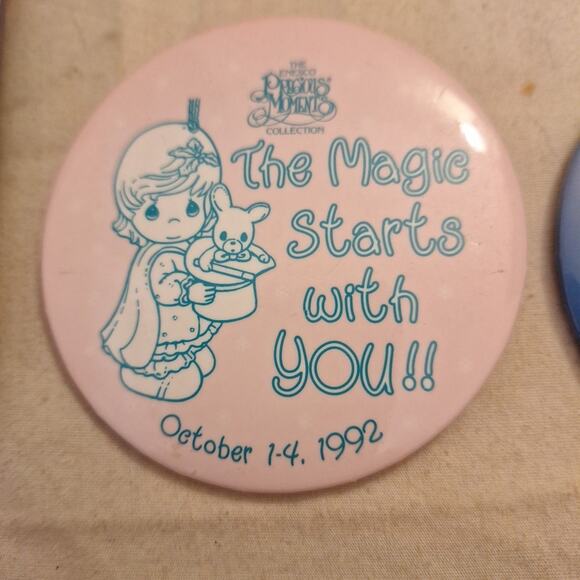 6 VTG PRECIOUS MOMENTS BUTTONS PINS LOT COLLECTORS CLUB - Picture 5 of 7